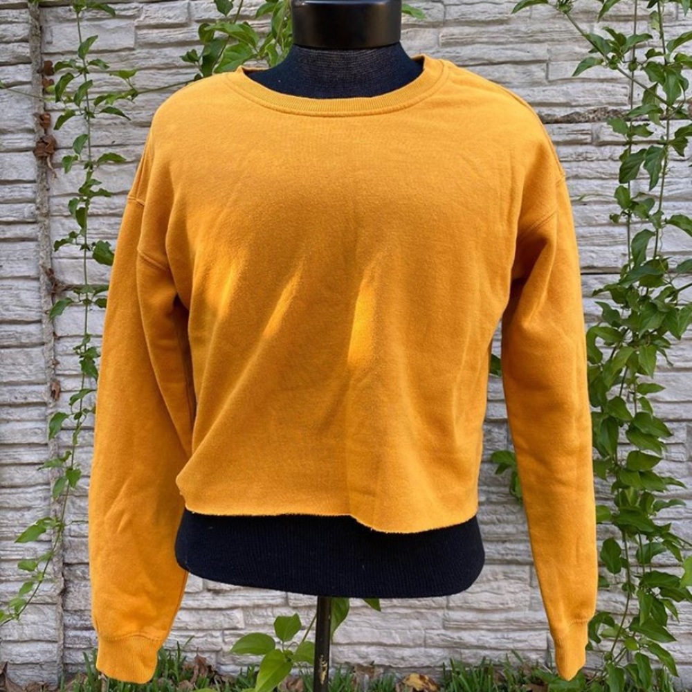 Mustard cropped crew neck sweater